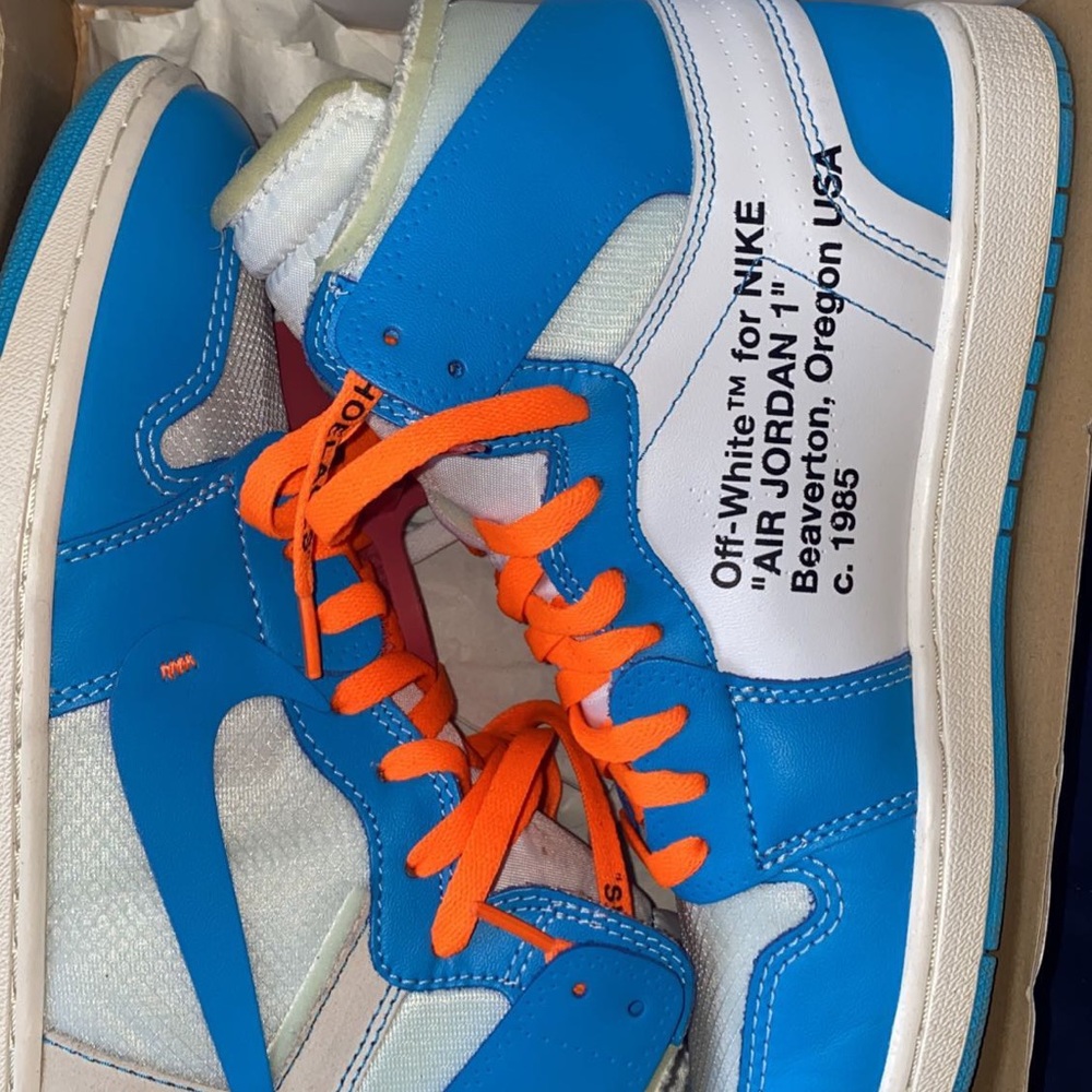 Off-White Jordan 1 UNC
